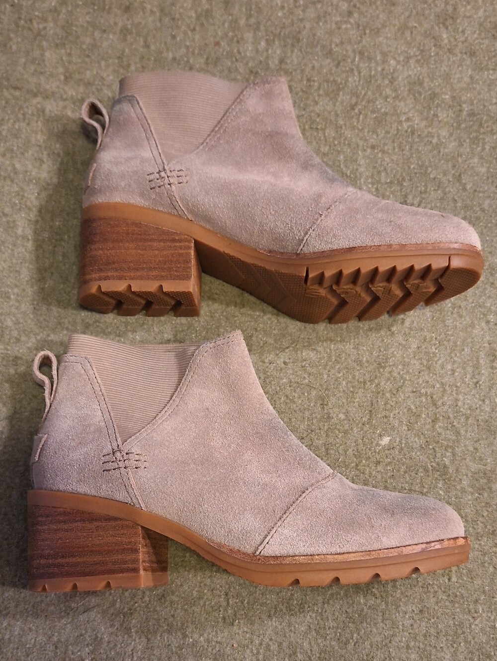 Sorel Suede Chelsea Ankle Boots Taupe Beige Size 6 Lug Sole